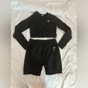 Vital seamless black shorts and long sleeve top